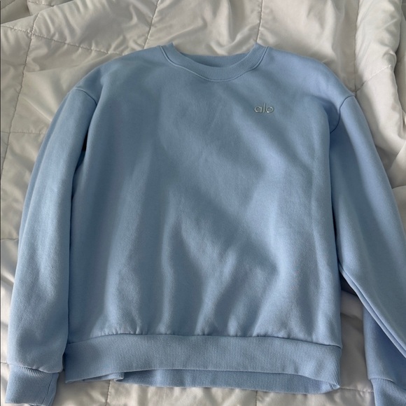 ALO Yoga Light Blue Sweatshirt - Picture 2 of 3